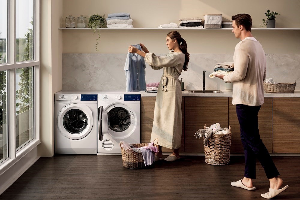 Air washer for shop clothes