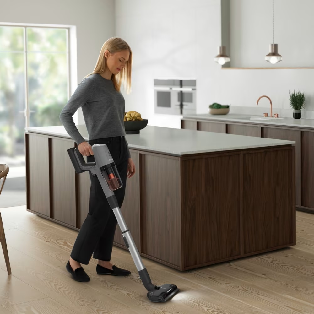 cara membersihkan interior mobil dengan vacuum cleaner