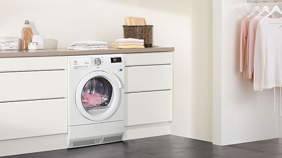 Hemat ruang dengan Mesin pengering Pakaian Electrolux