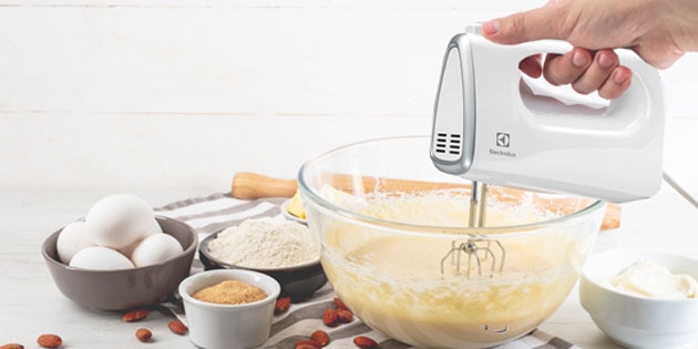Using Mixer At Home A guide to using mixer properly for beginners | Electrolux Indonesia