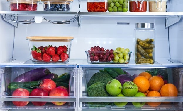 Store vegetables in the refrigerator with containers