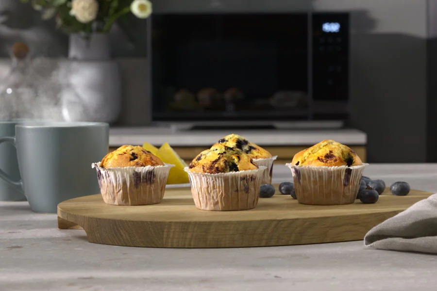 How to bake a cake in your microwave oven