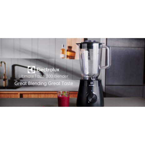 500 watt UltimateTaste 300 blender with 2 speeds