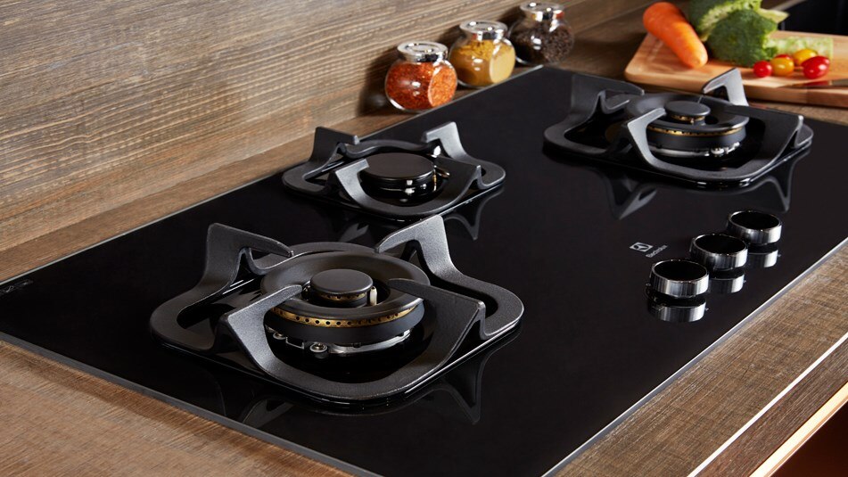 Kompor Tanam Gas Hob Potenza 90cm Dengan 3 Tungku Egt9239ck Electrolux Indonesia