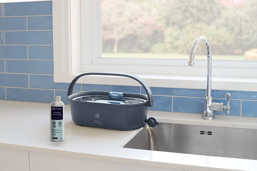 Hard floor liquid cleaner